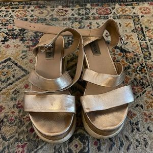 Row Gold Platform Sandal